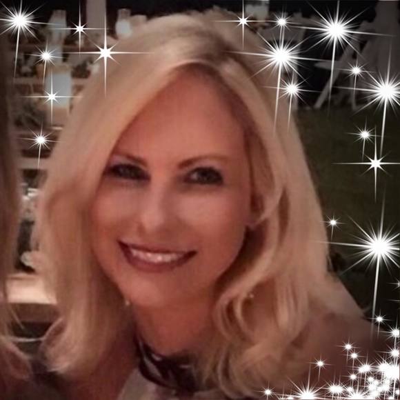 Meet your Posher, Christie - Picture 1 of 1